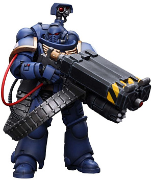 Фигурка Warhammer 40 000: Ultramarines – Desolation Marine with Castellan Launcher (Superkrak) 1:18 (12,1 см)